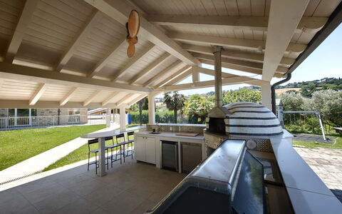 Tenuta Marino - Villa Privata Vista Vigneti con Pi: Decke, Schatten, Outdoor Struktur, Strahl, Holzbeize, Design, Pergola, Veranda, Daylighting, Gartenmöbel