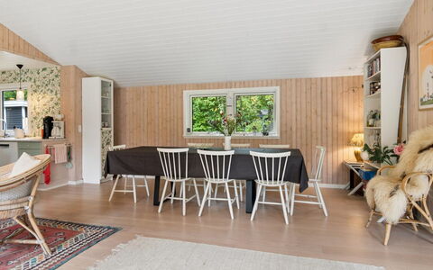 Ølvir - 525M from the Sea: Möbel, Interior Design, Flooring, Holz, Decke, Fussboden, Esszimmer, Tabelle, Stuhl, Küche & Esszimmer Tisch