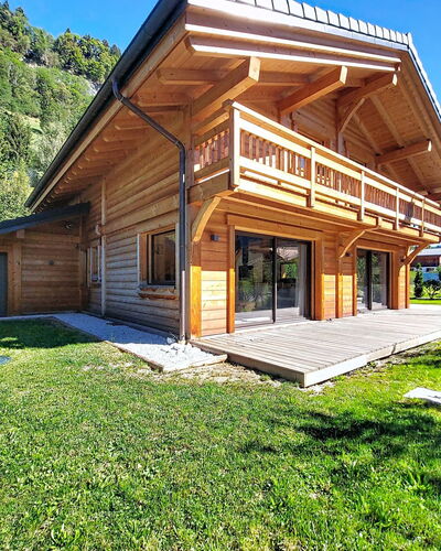 L'Aigle Blanc: Holz, Dach, Hütte, Blockhaus, Estate, Strahl, Holz, Veranda, Design, Hartholz