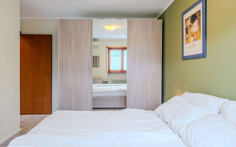 La Rosa: Interior Design, Möbel, Wand, Flooring, Fussboden, Holz, Decke, Bett, Zimmer, Schlafzimmer