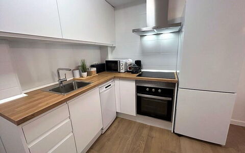 Caribe: Küchengerät, Küche, Major Appliance, Flooring, Countertop, Holz, Cabinetry, Haushaltsgerät, Fussboden, Interior Design