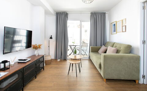 Caribe: Möbel, Interior Design, Flooring, Fussboden, Holzboden, Wand, Holz, Couch, Wohnzimmer, Laminatboden