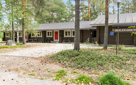 Mäkrä 3: Hütte, Zuhause, Schatten, Garten, Abstellgleis, Estate, Auffahrt, Gartenbauten, Blockhaus, Hinterhof