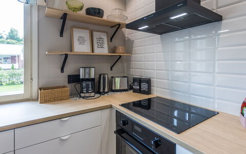 Artunkuja: Küche, Countertop, Küchengerät, Holz, Interior Design, Flooring, Cabinetry, Haushaltsgerät, Möbel, Major Appliance
