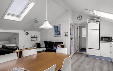 Dior - 800M from the Sea: Flooring, Interior Design, Decke, Holz, Möbel, Fussboden, Küche, Zimmer, Wohnung, Holzboden