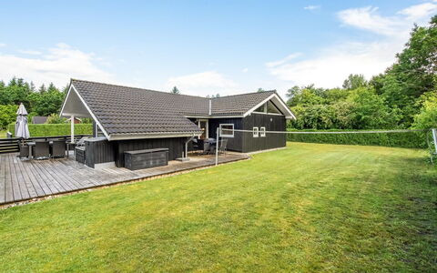 Tobias - 30Km from the Sea: Haus, Dach, Zuhause, Hütte, Rasen, Bauernhaus, Estate, Garten, Abstellgleis, Landscaping