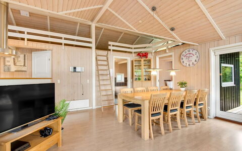 Tobias - 30Km from the Sea: Holz, Flooring, Decke, Fussboden, Interior Design, Holzboden, Hartholz, Holzbeize, Zuhause, Tür