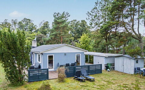 Karelia - 900M from the Sea: Zuhause, Haus, Wohngebiet, Hütte, Dach, Grundstueck, Estate, Abstellgleis, Gartenbauten, Garten