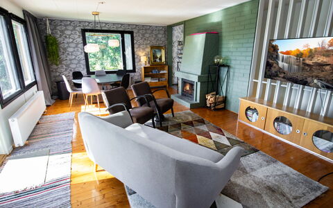Salo 640: Möbel, Interior Design, Holz, Flooring, Wohnzimmer, Fussboden, Zuhause, Beleuchtung, Couch, Zimmer