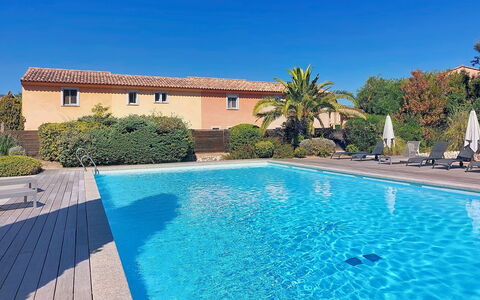 Casa San Ciprianu: Blau, Schwimmbad, Resort, Gartenmöbel, Eco Hotel, Hazienda, Hotel, Landscaping, Villa, Estate