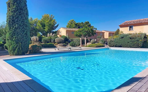 Casa San Ciprianu: Blau, Schwimmbad, Resort, Verbundwerkstoff, Hazienda, Schatten, Eco Hotel, Villa, Estate, Hotel