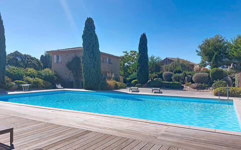 Casa San Ciprianu: Schwimmbad, Blau, Resort, Verbundwerkstoff, Eco Hotel, Gartenmöbel, Schatten, Freizeit, Landscaping, Garten