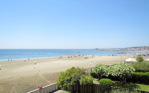 Il Giardino di Anzio: Gewässer, Strand, Küste, Horizont, Meer, Ufer, Küsten Und Ozeanische Forms, Sand, Ozean, Schatten