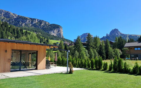 Chalet Dumbria Dolomites: Gebirge, Bergstation, Hütte, Senke, Gartenbauten, Blockhaus, Lärche, Schatten, Alpen, Tisch Im Freien