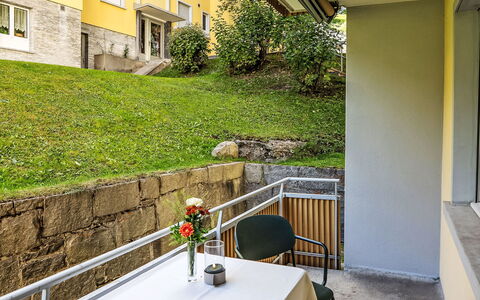 Chesa Salet: Wohnung, Schatten, Zimmerpflanze, Balkon