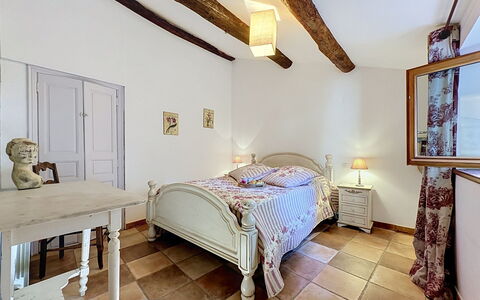 Chateau de la Favède: Möbel, Bett, Interior Design, Schlafzimmer, Bettdecke, Bedding, Decke, Holz, Fussboden, Zimmer