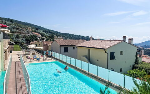 Borgo dei Fiori: Schwimmbad, \Stadt, Verbundwerkstoff, Resort, Balkon, Ferienort, Hotel, Zaun, Eco Hotel, Thermae