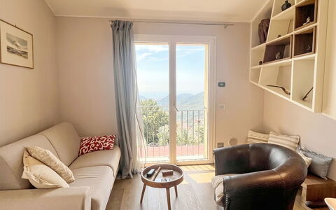 Borgo dei Fiori: Möbel, Interior Design, Flooring, Wand, Fussboden, Holz, Zimmer, Decke, Wohnung, Wohnzimmer