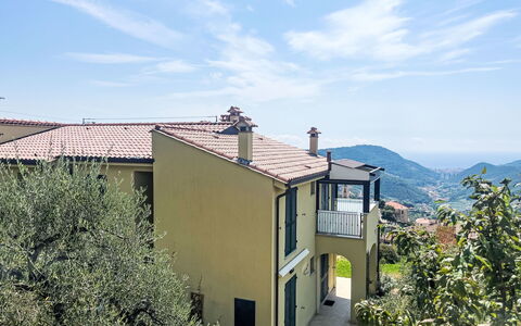 Borgo dei Fiori: Balkon, Veranda, Bergdorf, Villa, Zaun