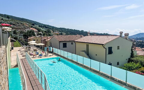 Borgo dei Fiori: Schwimmbad, Verbundwerkstoff, Resort, Balkon, Freizeit, Ferienort, Zaun, Hotel, Eco Hotel, Thermae