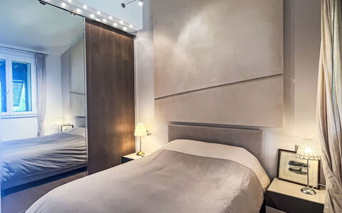 Borgo dei Fiori: Möbel, Interior Design, Bett, Wand, Schlafzimmer, Fussboden, Flooring, Decke, Holz, Zimmer