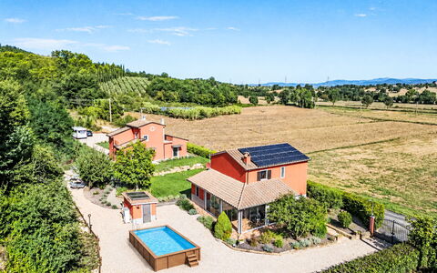 Red House: Hütte, Estate, Garten, Bauernhaus, Schwimmbad, Landscaping, Eco Hotel, Hinterhof, Villa, Plantage