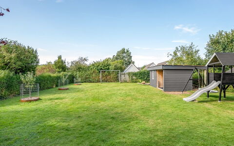 Anarosa - 6Km from the Sea: Gras, Garten, Grundstueck, Rasen, Hinterhof, Schatten, Gartenbauten, Ground