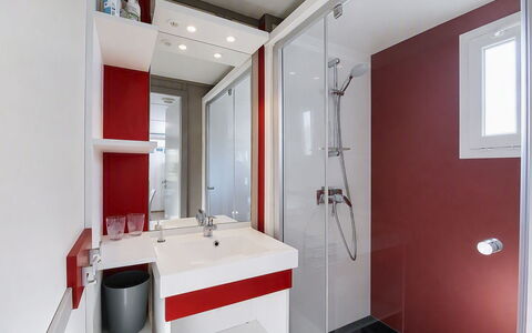 A Casetta: Badezimmer, Armatur, Flooring, Fussboden, Sinken, Interior Design, Bad Sink, Zapfhahn, Installation, Toilette