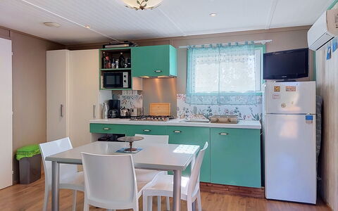 A Casetta: Küche, Möbel, Interior Design, Major Appliance, Flooring, Countertop, Holz, Küchengerät, Fussboden, Zimmer