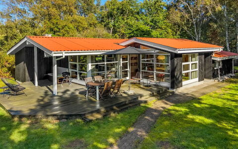 Aisa - 200M from the Sea: Hütte, Zuhause, Gartenbauten, Estate, Garten, Schuppen, Abstellgleis, Bauernhaus, Blockhaus, Veranda