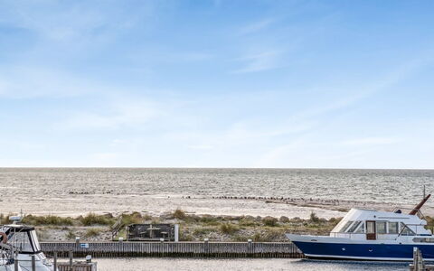 Jela - 10M from the Sea: Himmel, Wasser, Boot, Horizont, Watercraft, Meer, Küsten Und Ozeanische Forms, Küste, Ozean, Schiffsbau