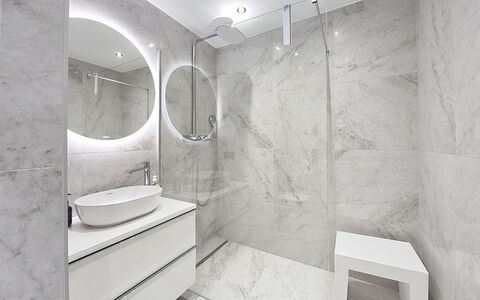 Franz Josef: Flooring, Fussboden, Interior Design, Armatur, Fliese, Decke, Badezimmer, Installation, Sinken