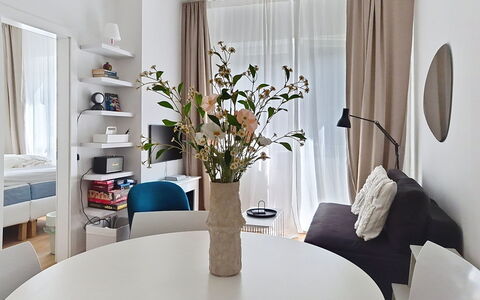 Franz Josef: Möbel, Interior Design, Wand, Flooring, Fussboden, Zimmer, Tabelle, Holz, Wohnzimmer, Decke