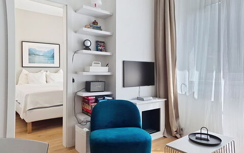 Franz Josef: Möbel, Interior Design, Wand, Fussboden, Flooring, Zimmer, Zuhause, Tabelle, Textil, Wohnzimmer