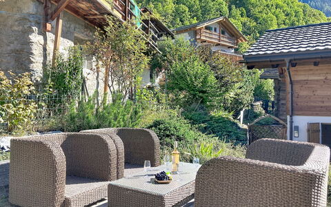 Perray 22: Hütte, Gartenmöbel, Garten, Schatten, Hinterhof, Stuhl, Landscaping, Garten, Veranda