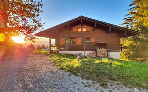 Valdemosa: Haus, Landschaft, Hütte, Zuhause, Ländliches Gebiet, Dach, Steigung, Blockhaus, Lärche, Hütte