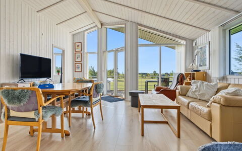 Sighrik - 600M from the Sea: Zuhause, Hütte, Tür, Hartholz, Veranda, Estate, Abstellgleis, Planke, Holzbeize, Gartenbauten