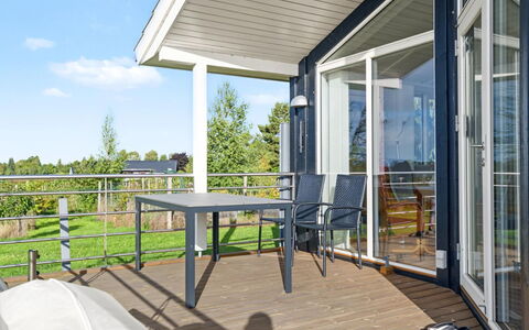 Sighrik - 600M from the Sea: Veranda, Stuhl, Balkon, Schatten, Deck, Küche & Esszimmer Tisch, Hartholz, Aluminium, Holzbeize, Gartenmöbel