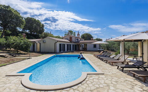 Istria Serenity: Blau, Schwimmbad, Resort, Estate, Freizeit, Eco Hotel, Schatten, Villa, Hazienda, Thermae