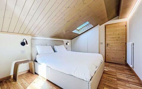 Dorian: Interior Design, Flooring, Holz, Fussboden, Decke, Möbel, Zimmer, Schlafzimmer, Beleuchtung, Bett