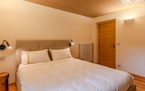 Dorian: Bett, Interior Design, Möbel, Schlafzimmer, Flooring, Wand, Fussboden, Bettdecke, Bedding, Holz