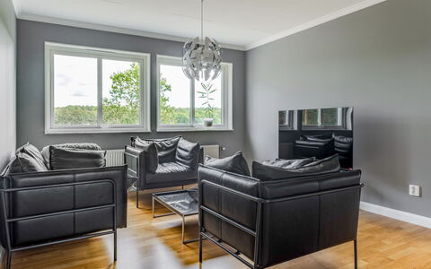 Björkfjärden: Flooring, Interior Design, Möbel, Fussboden, Couch, Wohnung, Wohnzimmer, Zuhause, Decke