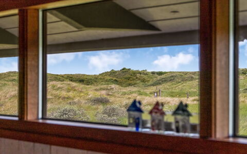 Anita - 400M from the Sea: Glas, Daylighting, Holzbeize, Hartholz, Lack, Eco Hotel
