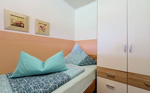 Meyer: Interior Design, Schlafzimmer, Möbel, Fussboden, Flooring, Zimmer, Bett, Bedding, Bettdecke, Linens