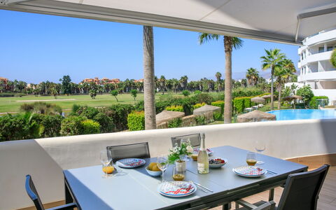 Los Moriscos Golf: Wohnung, Wohngebiet, Eigentumswohnung, Urban Design, Balkon, Mischnutzung, Resort, Estate, Hotel, Schatten