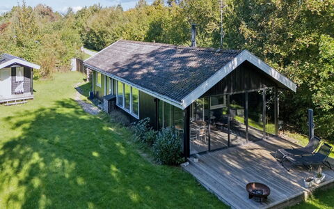 Tordis - 675M from the Sea: Haus, Zuhause, Dach, Hütte, Estate, Bauernhaus, Veranda, Schatten, Landscaping, Gartenbauten