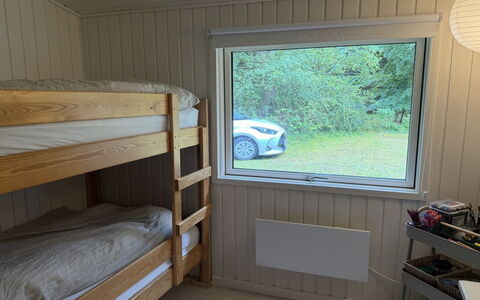 Waghn - from the Sea: Holz, Fussboden, Decke, Holzbeize, Zimmer, Schlafzimmer, Hartholz, Bett, Bettrahmen, Bedding