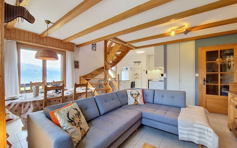 Domino C D-1: Möbel, Interior Design, Flooring, Holz, Fussboden, Couch, Zimmer, Decke, Wohnzimmer, Wohnung