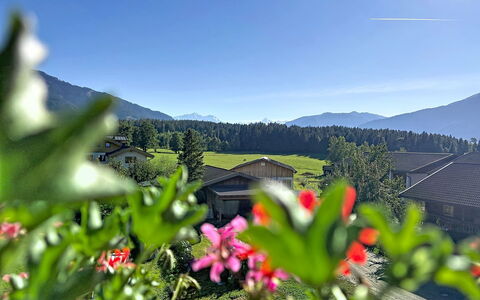 Thorermartlgut Incl. Gästekarte: Die Architektur, Steigung, Hütte, Gebirge, Blockhaus, Abstellgleis, Holz, Alpen, Eco Hotel, Bergdorf