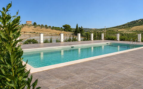 Casa Boungalow: Schwimmbad, Flooring, Verbundwerkstoff, Resort, Fliese, Eco Hotel, Schatten, Hazienda, Flagstone, Estate
